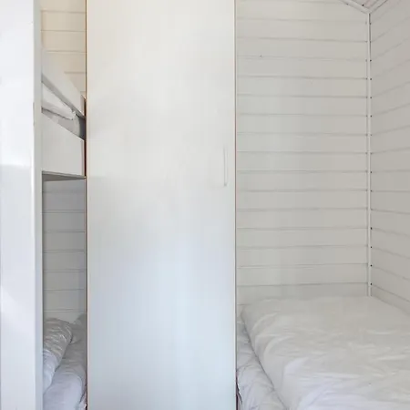 Amazing In Nex With 2 Bedrooms